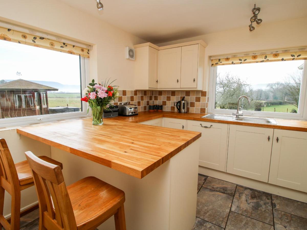 Bicton Lea Villa Acton  Exterior foto